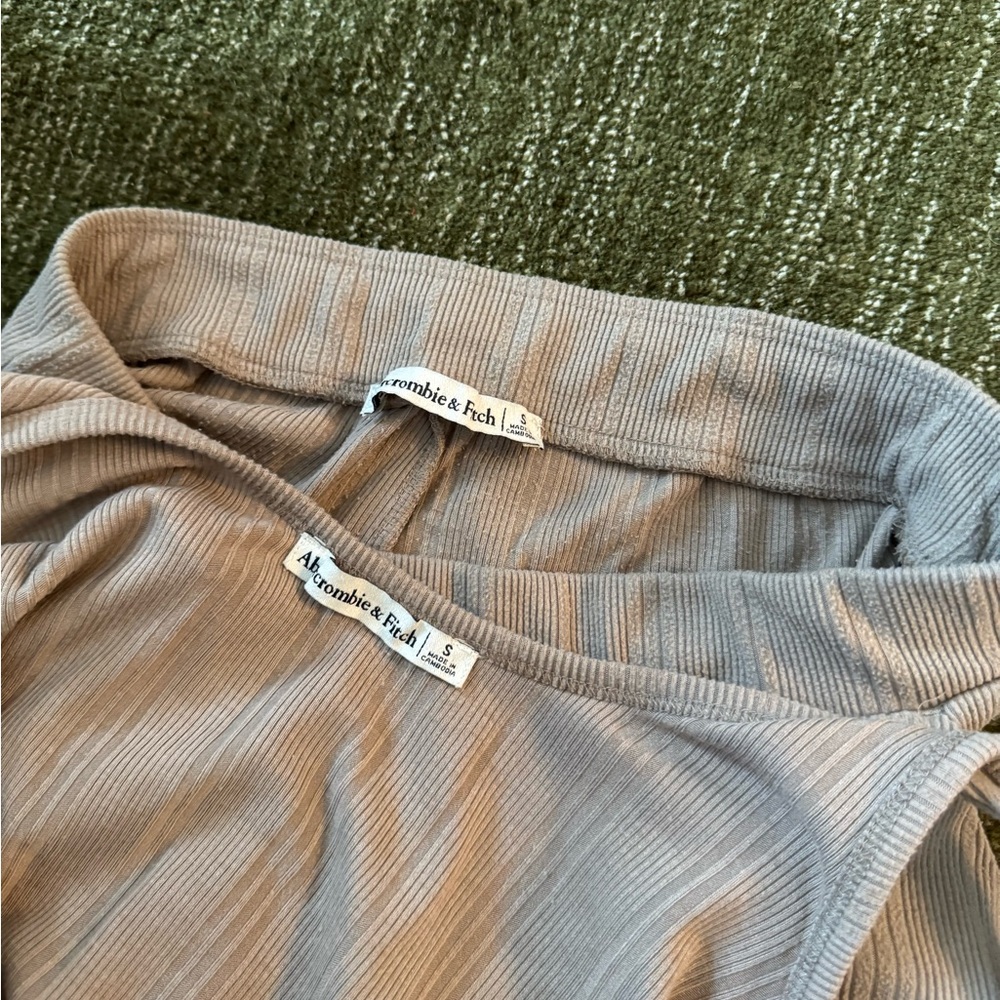 A&F Sleep Pajama Set - Picture 7 of 7